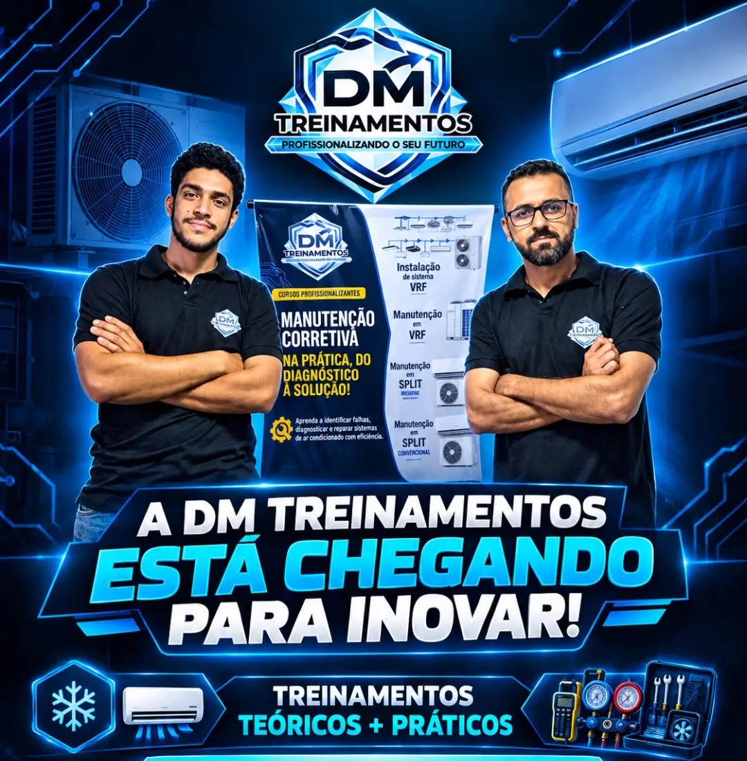 Instrutores da DM Treinamentos ao lado do banner dos cursos de manutenção e instalação de ar-condicionado
